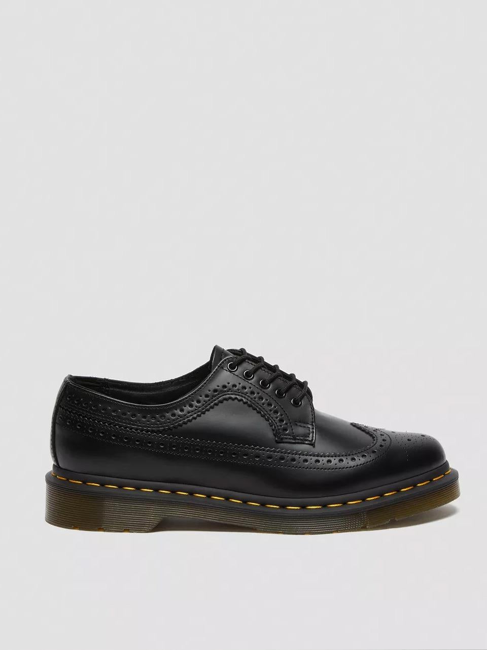 derby brogue cucitura gialla 3989YS222001 BLACK Dr Martens 