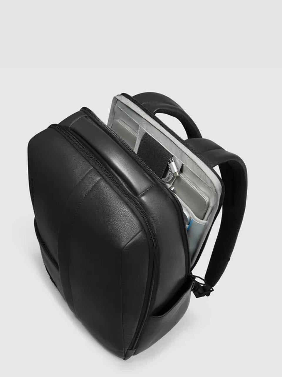 zaino15'' zip verticale CA6767W137 NERO PIQUADRO 