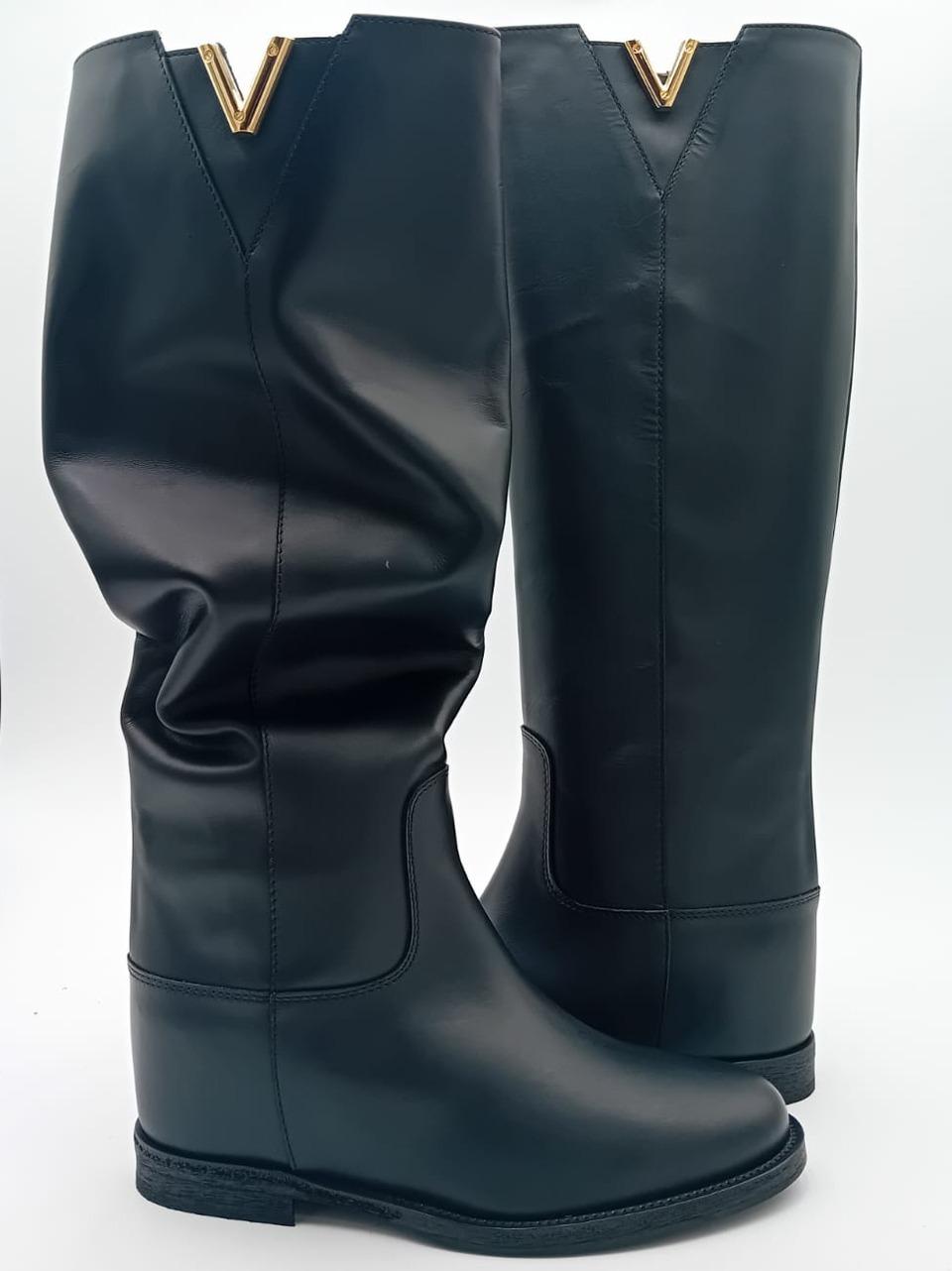 stivale a tubo con v laterale e zeppa interna 4232 NERO  