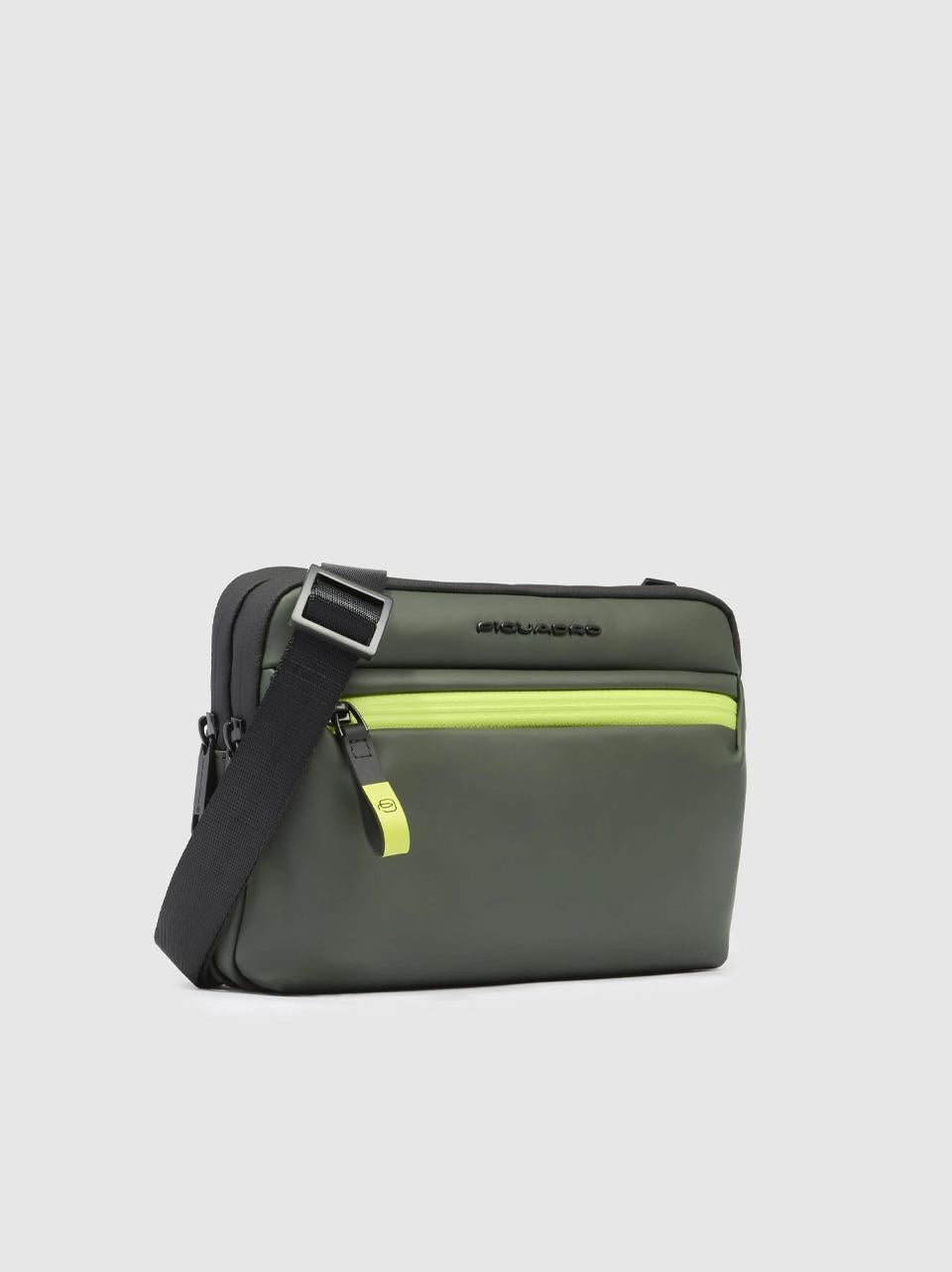 pochette\tracolla orizzontale gommata AC6492C2OW VERDE PIQUADRO 