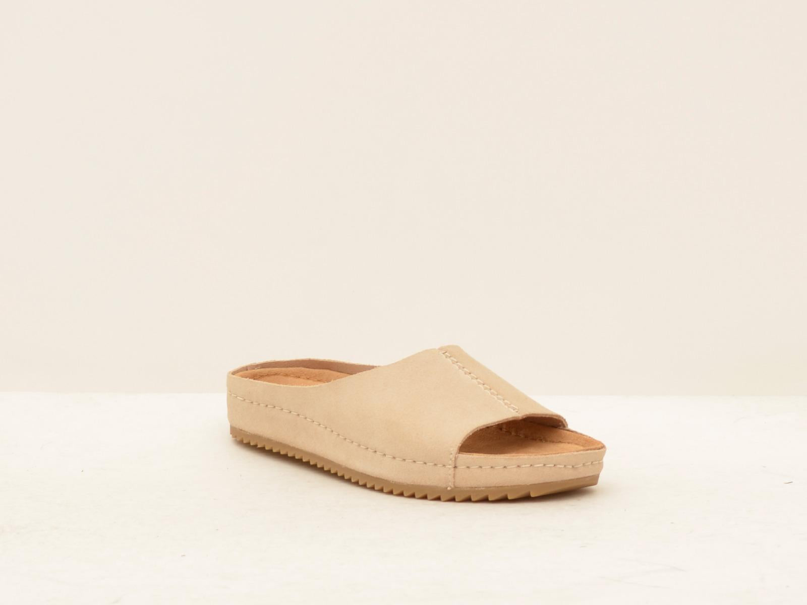  170486 SAND Clarks 