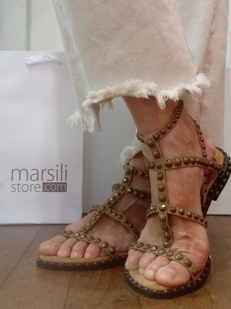 sandalo flat precious con borchie PRECIOUS. MOCCA MOU ASH 