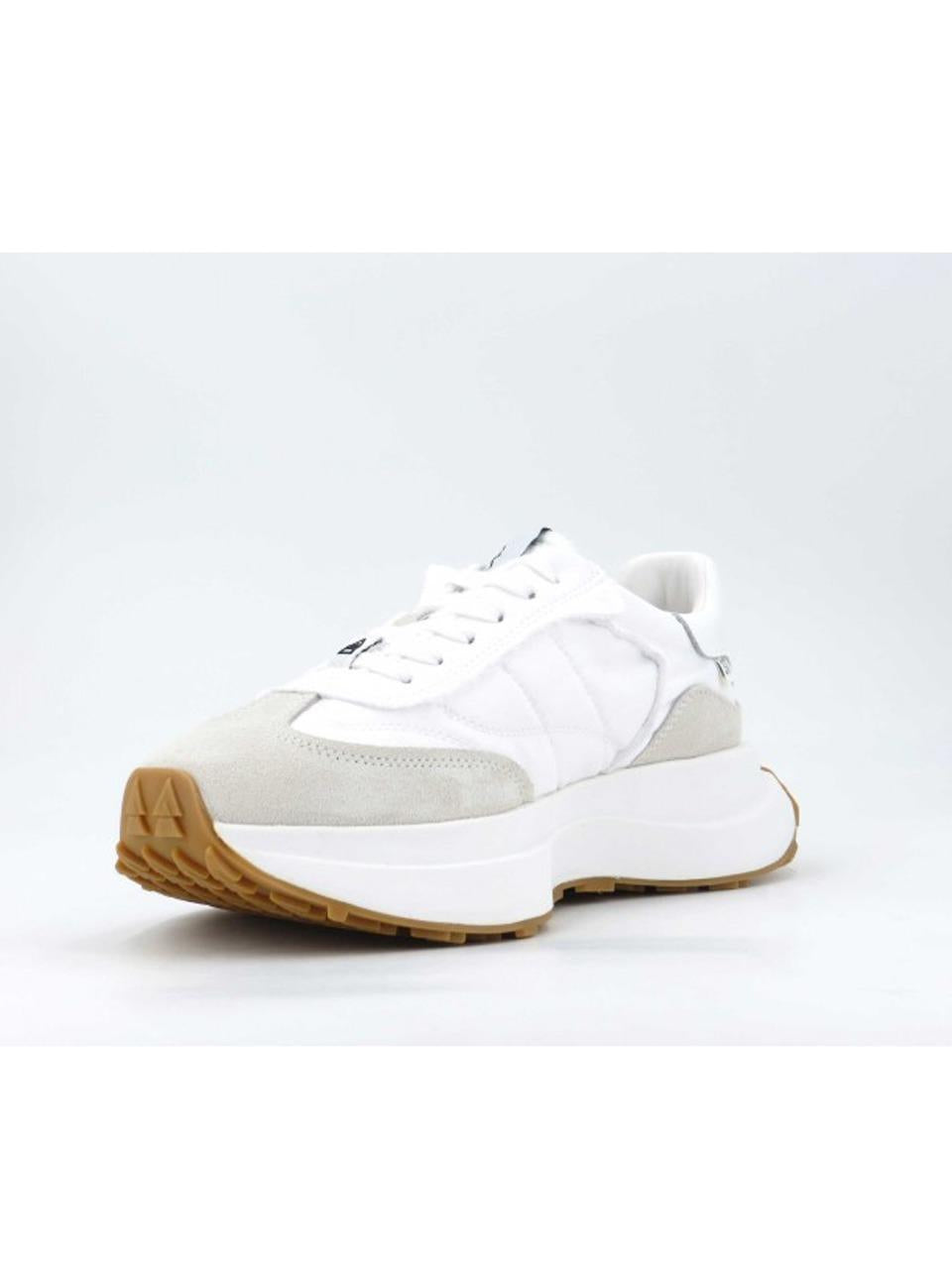 running washed SPACE WHITE ELENA IACHI 