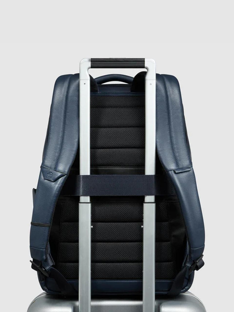 zaino 15'' zip verticale CA6767W137 BLU PIQUADRO 