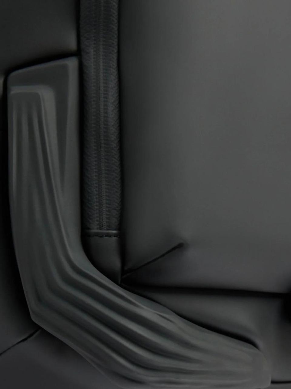 zaino viaggio gommato CA6631C2OW NERO PIQUADRO 