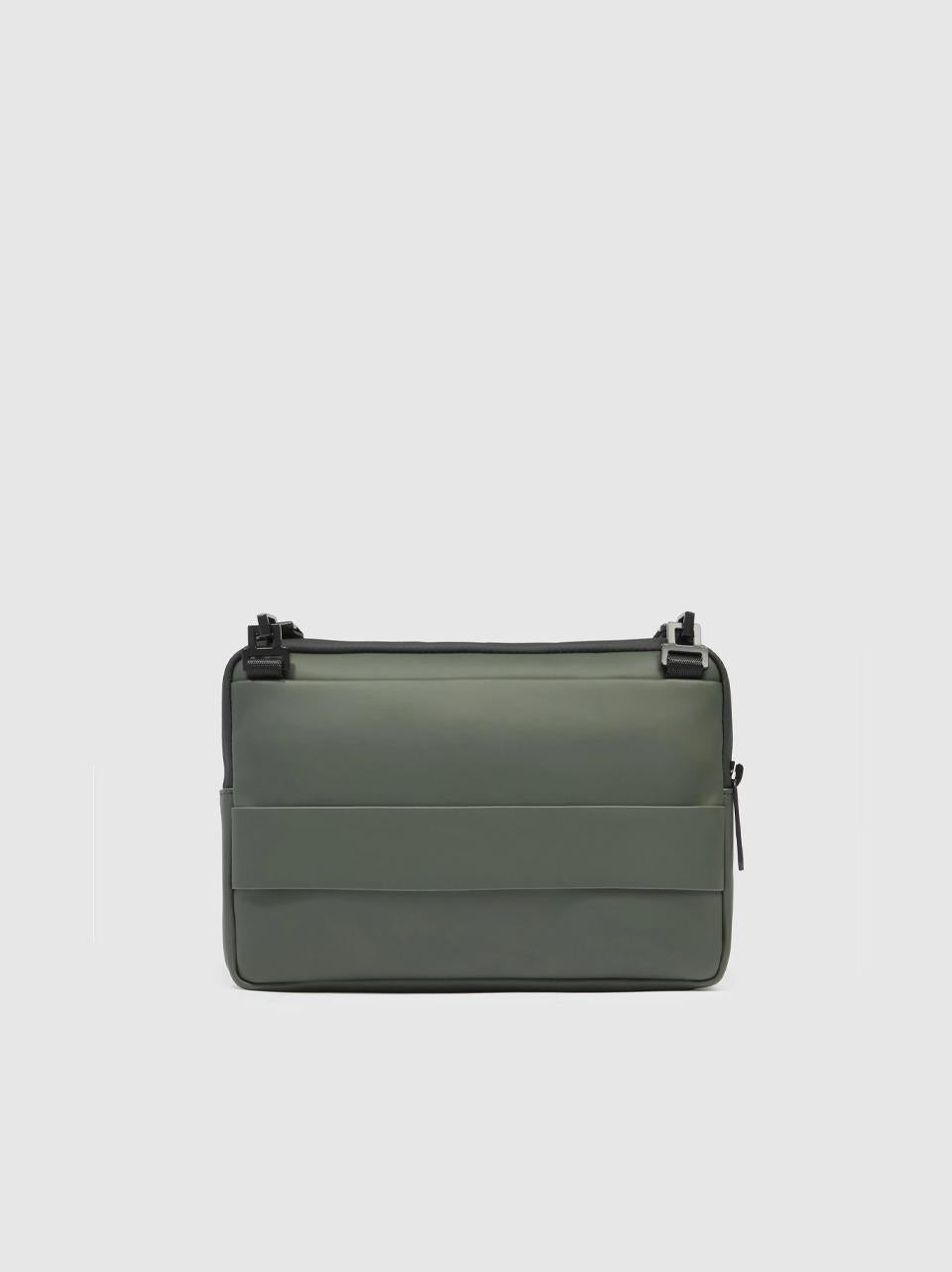 pochette\tracolla orizzontale gommata AC6492C2OW VERDE PIQUADRO 