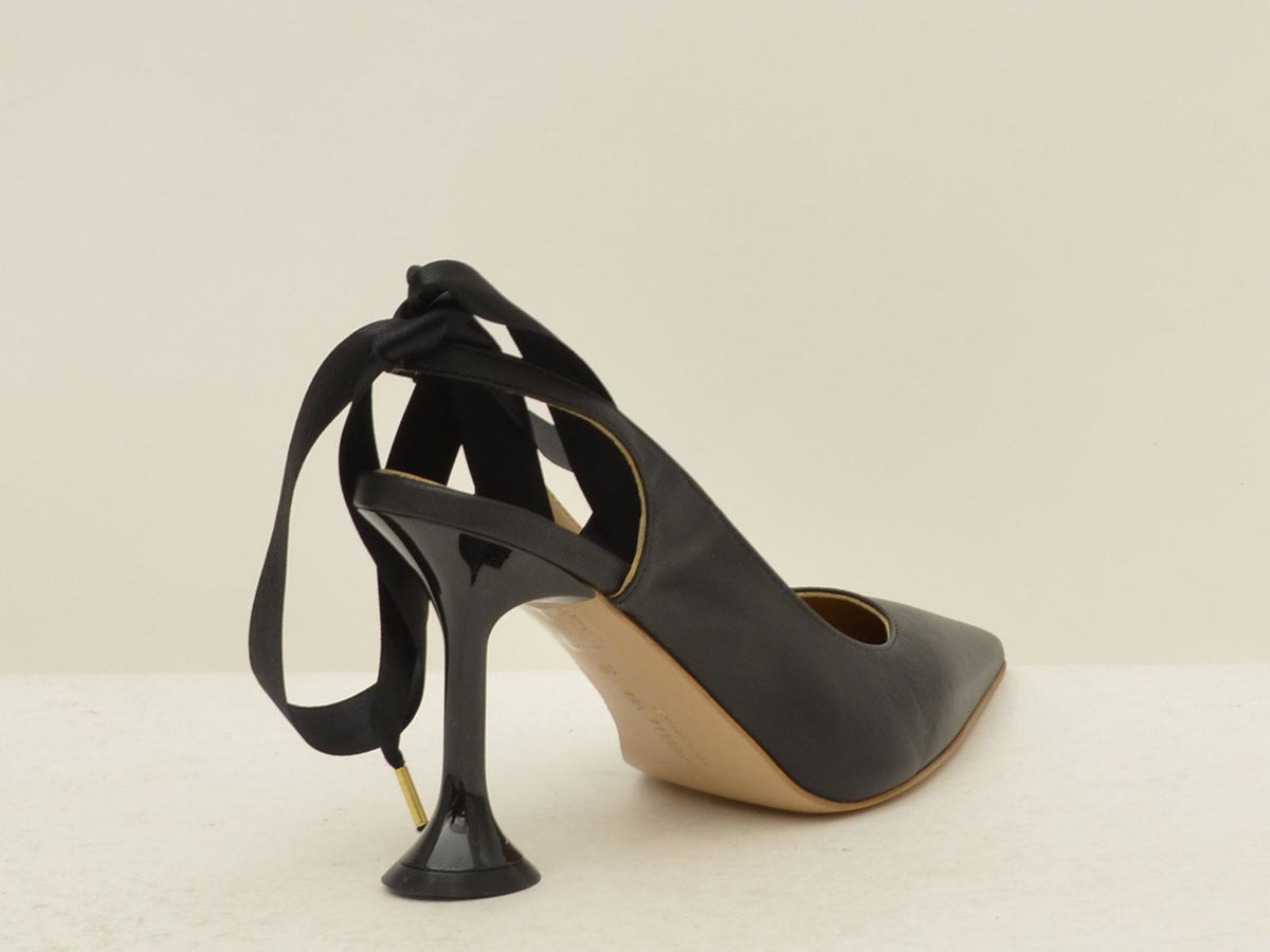  457-11-P084 BLACK EMANUELLE VEE 