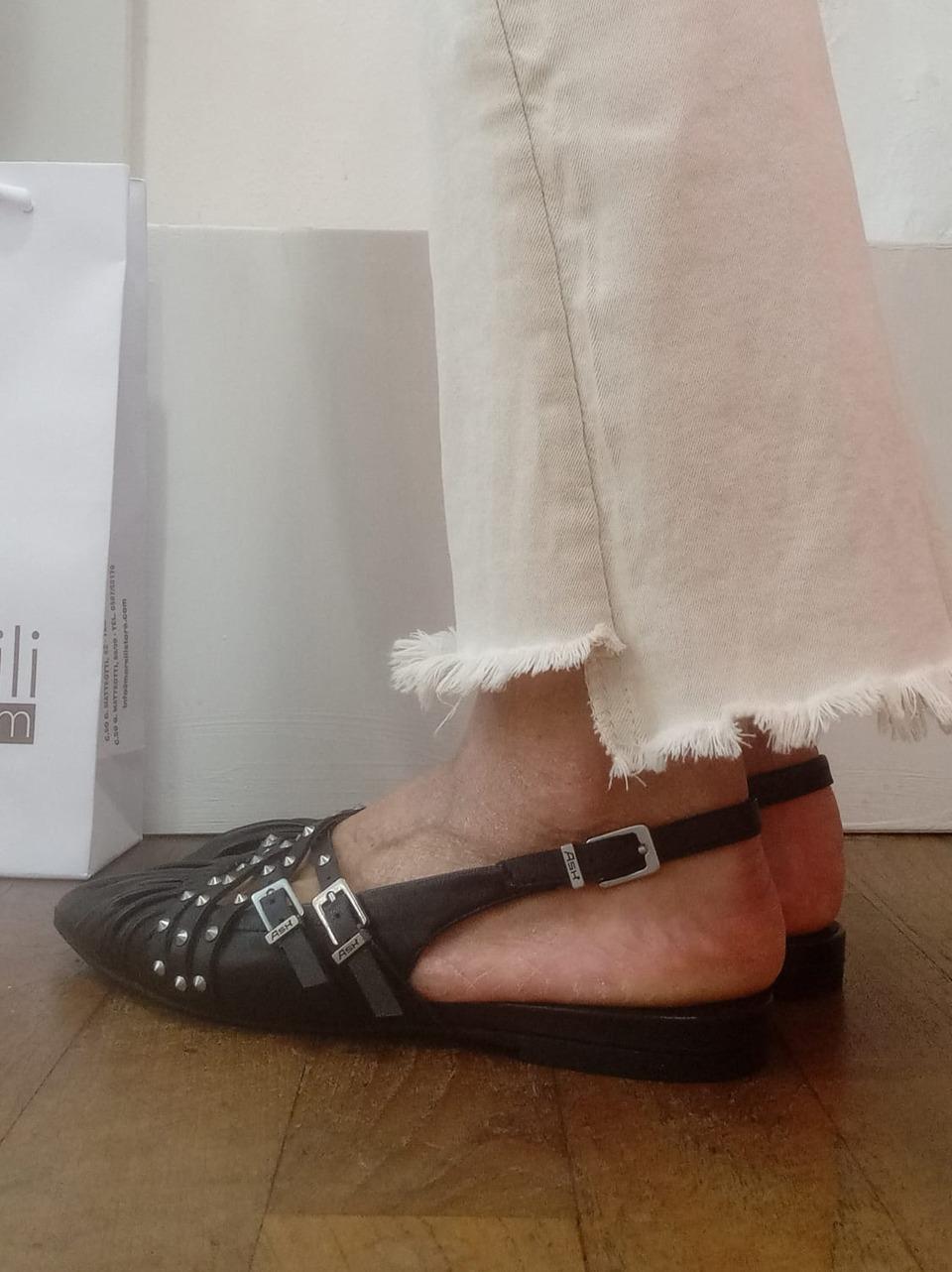 chanel flat con borchiette BIANCA NERO ASH 