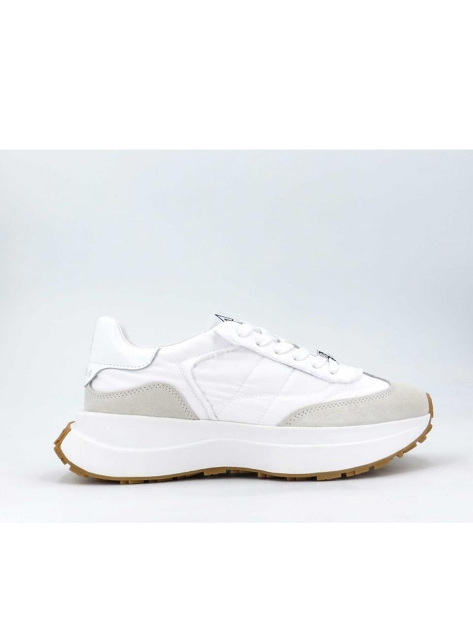 running washed SPACE WHITE ELENA IACHI 