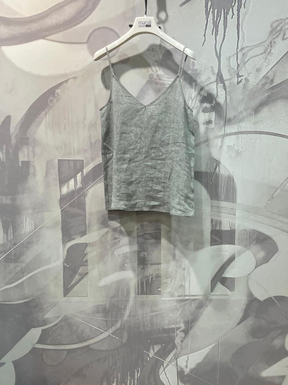  CLIVIA 0981 ATTIC AND BARN 