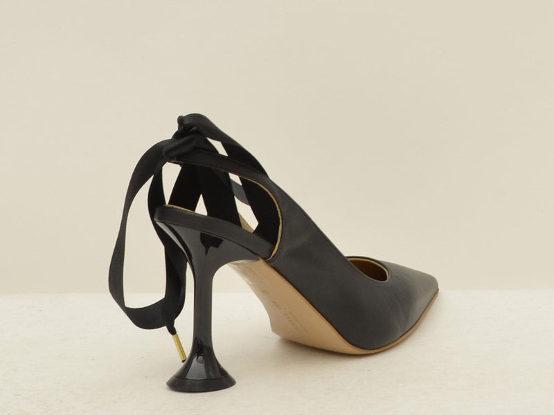  457-11-P084 BLACK EMANUELLE VEE 