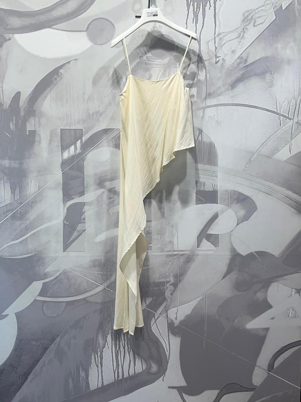 top asimmetrico con coda 0019 A ELEh 