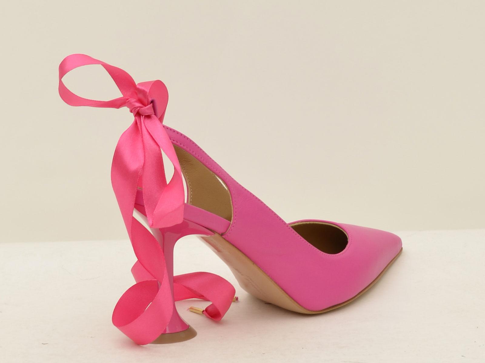  457-11-P084 FUXIA EMANUELLE VEE 