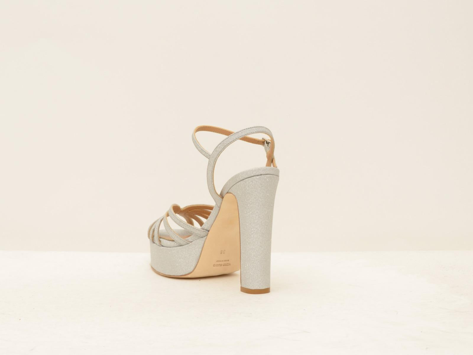  2002 ARGENTO CHANTAL 