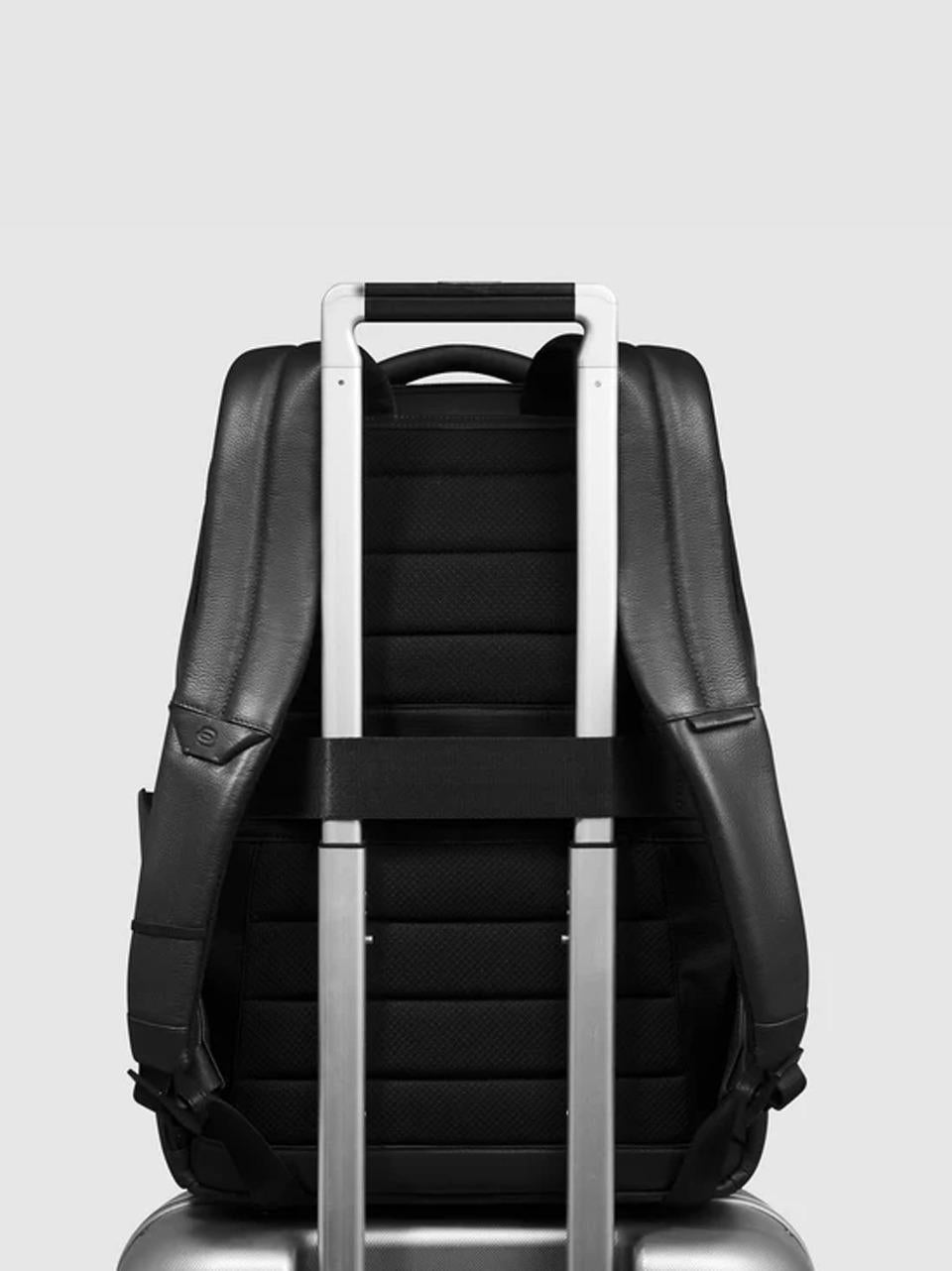 zaino15'' zip verticale CA6767W137 NERO PIQUADRO 