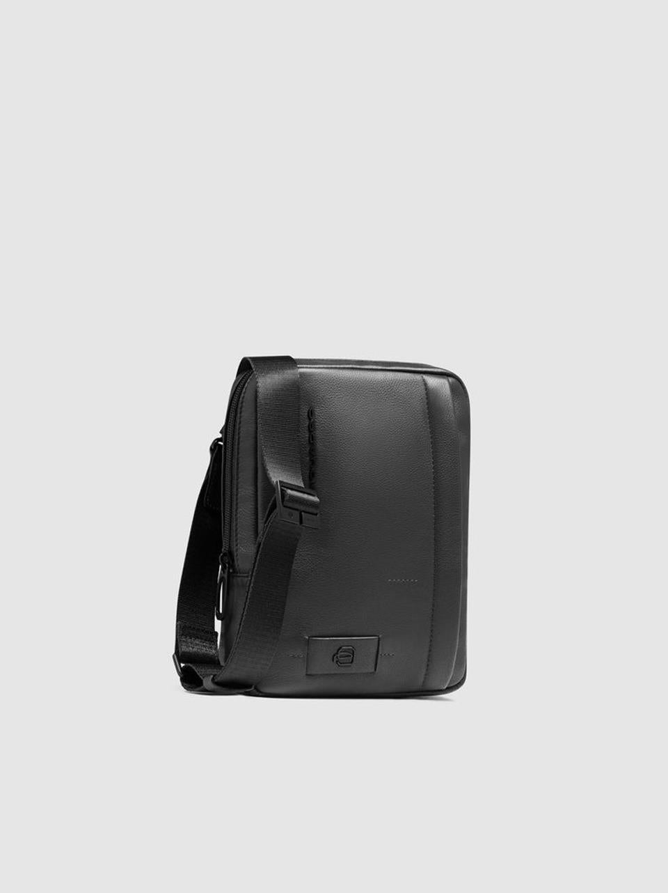 tracolla zip verticale piccola CA3084W137 NERO PIQUADRO 
