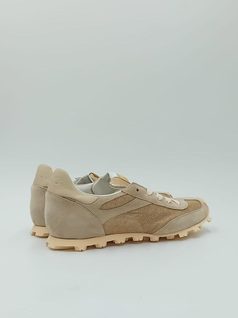 sneakers atletic 4657 GOLD AMA brand 