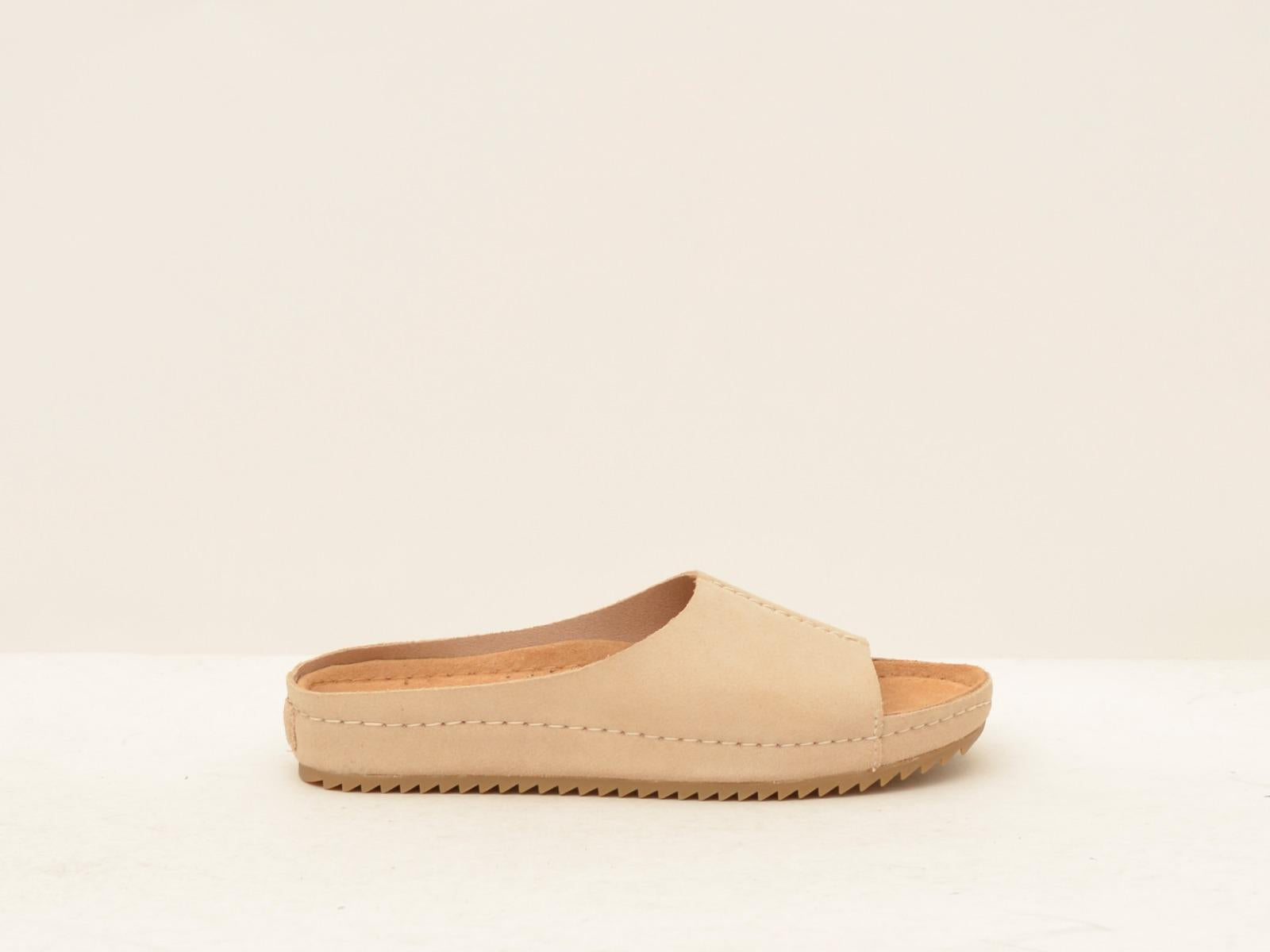  170486 SAND Clarks 