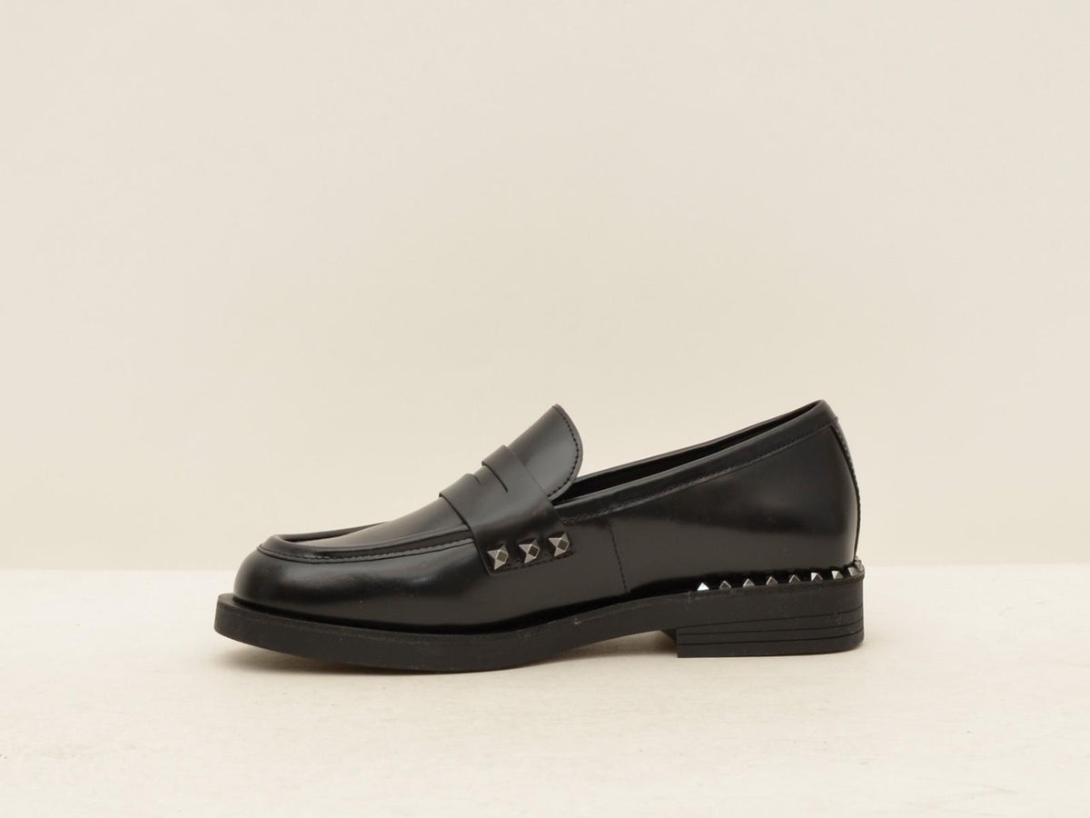  WHISPER STUD BLK ASH 