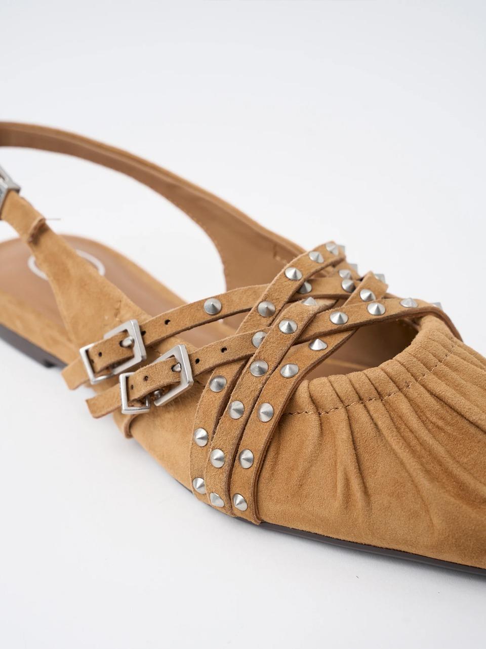 chanel flat con borchiette BIANCA MOCCA MOU ASH 