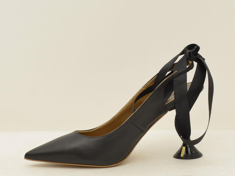  457-11-P084 BLACK EMANUELLE VEE 