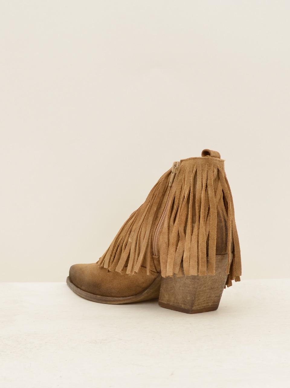 stivaletto con frangia E3984 CAMEL ELENA IACHI 