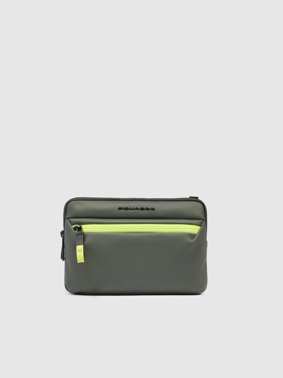 pochette\tracolla orizzontale gommata AC6492C2OW VERDE PIQUADRO 