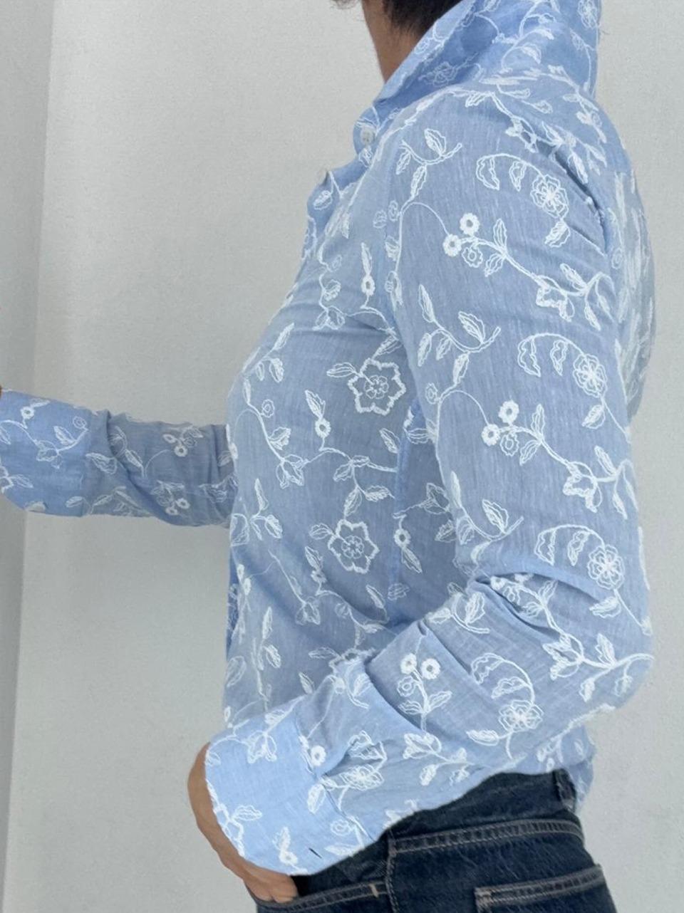 camicia con ricami bianchi D233 PAOLA AZZ BASTONCINO 