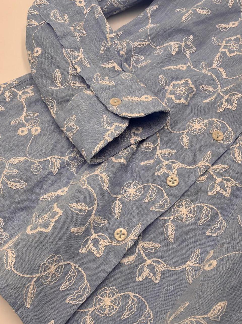 camicia con ricami bianchi D233 PAOLA AZZ BASTONCINO 
