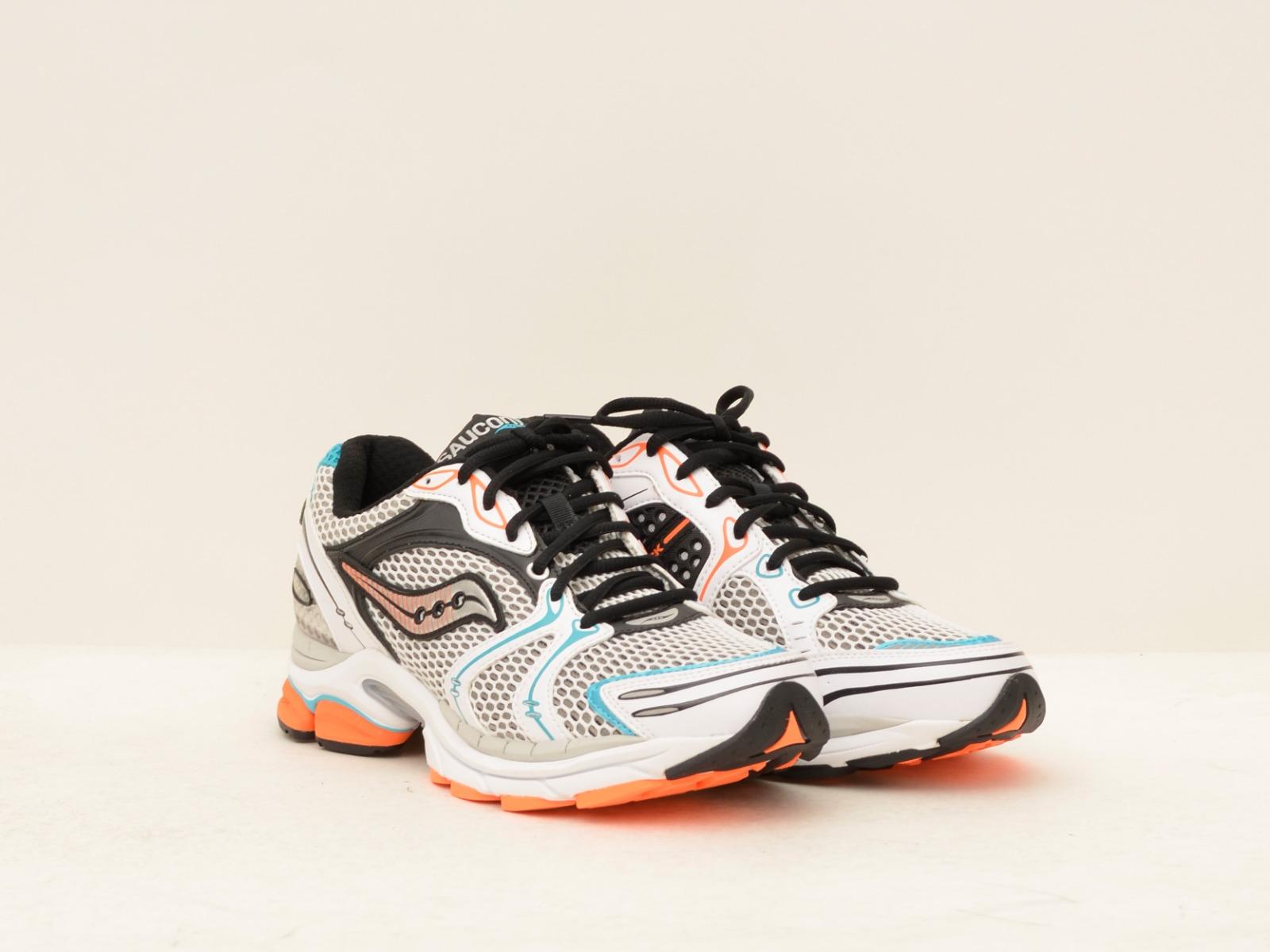  S70704- 4 SAUCONY 