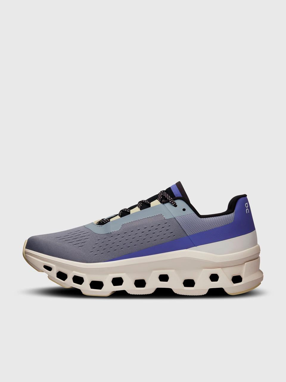 cloud monster CLOUMONSTER 61.97787 MIST BLUE BARRY on 